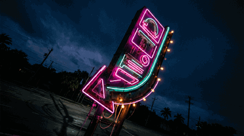 Letreiro de motel · em noite fechada 2